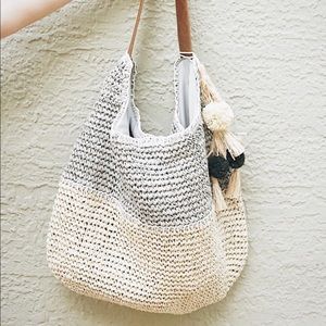 - Straw tote bag